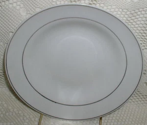 Casual Settings Oneida Splendid Platinum Soup Bowl 8" Ex condition - Picture 1 of 2