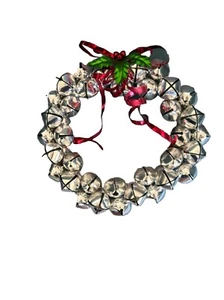 Silber Jingle Bell Kranz Metall 12" Weihnachten Tür hängend Metall Stechpalme & Band - Bild 1 von 3