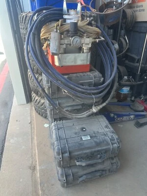 bomba hidráulica e chaves - Imagem 1 de 4