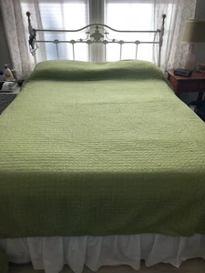 Ready to Bed by Ann Gish Green 100% Silk Quilted Bedspread, Queen Size - Picture 1 of 7