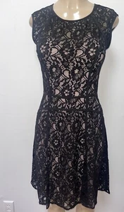 BCBG Maxazria Lace Fit And Flare Cocktail Party Dress Size S New $268 - Picture 1 of 6