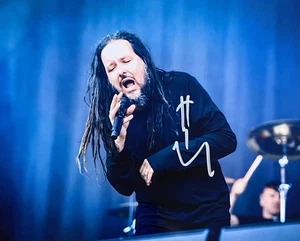 FOTO 8x10 JONATHAN DAVIS GRANA AUTOGRAFATA - Foto 1 di 1