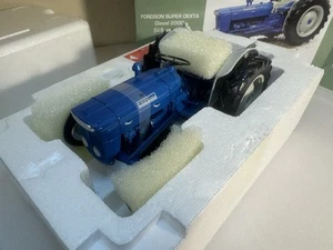 UNIVERSAL HOBBIES 2902 1:16 SCALE FORDSON SUPER DEXTA Diesel US Version Tractor - Picture 1 of 15