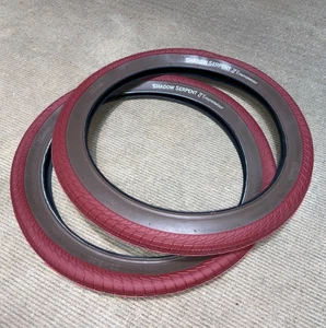 2 x SHADOW CONSPIRACY SERPENT BMX REIFEN 20 x 2,3 MUSTER UNVERÖFFENTLICHT FARBE ROT NEU - Bild 1 von 7