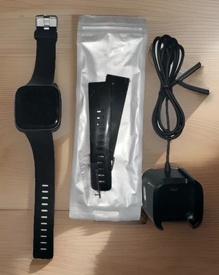 Умные часы Fitbit Versa 2 — туманный серый (открытая коробка) + дополнительный ремешок - Изображение 1 из 4