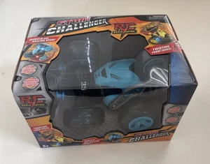 Stunt Challenger RC Radio Control LED Double Sided Lite Twisting Front Wheel Toy - Foto 1 di 7