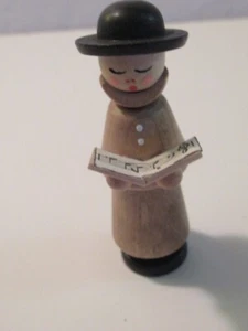 ERZGEBIRGE German WOOD-Caroler Miniature-Vintage-NEW- - Picture 1 of 5