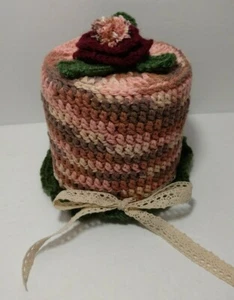 Handgehäkelter Toilettenpapierbezug Neu Badezimmer Deko Blume Blätter Band - Bild 1 von 6