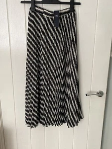 Marks And Spencer Black Mix Pleated Midi Skirt Size 6 fully lined NEW With Tags - Picture 1 of 10