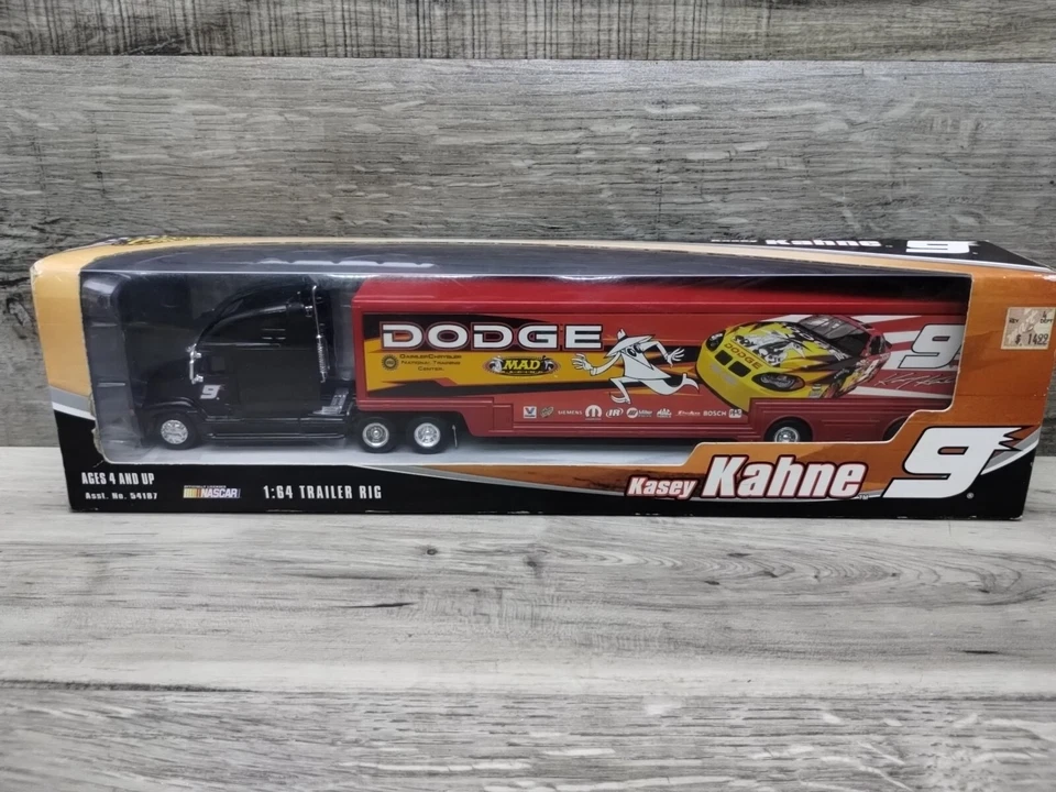 NASCAR Winners Circle Diecast Truck# 9 KASEY KAHNE 1:64 Trailer Rig - Image 1 of 4