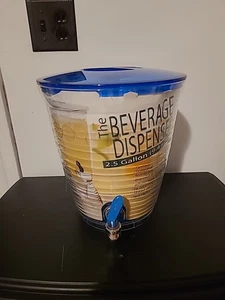 Dispensador de bebidas de corteza de galón, 2,5 galones, transparente y azul. - Imagen 1 de 8