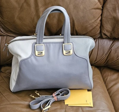 Bolso de mano de lujo Fendi gris marfil metálico dorado para mujer Foto 1 de 4