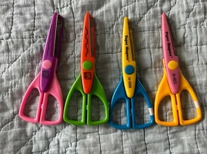 Mixed Lot Of 4 Craft Scissors Bycin and Paper Shapers 0021 and 0008 - Picture 1 of 7