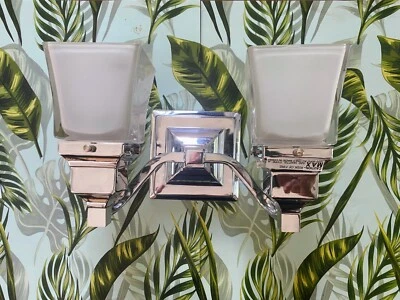 Lámpara de tocador Hampton Bay 2 Foto 1 de 4