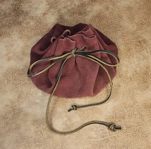 Burgundy Genuine Leather Dice Drawstring Pouch with 7 PC Dice Set - Picture 1 of 3
