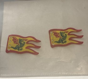 2 Vintage LEGO 90&rsquo;s Castle Dragon Knight x376px1 Cloth Flags 6056 6076 6082 1906