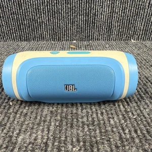 JBL Charge Altoparlante wireless Bluetooth portatile - Suono stereo grigio e bianco - Foto 1 di 5