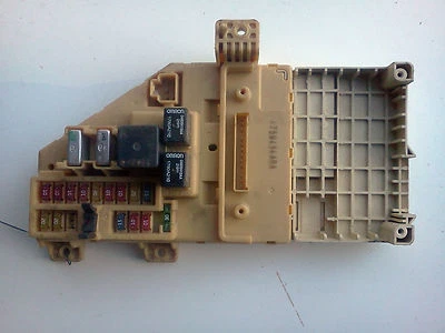OEM 2001 01 Dodge Stratus Fuse Box  Foto 1 de 4
