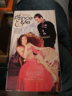 The Prince & Me RARE Paramount 2004 VHS romantic comedy Julia Stiles Luke Mably - Image 1 of 4