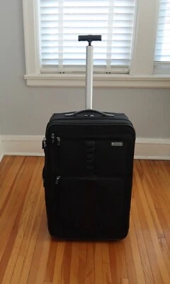 "Maleta equipaje Victorinox Precision Gear vertical con ruedas 24"" expandible negra" Foto 1 de 4