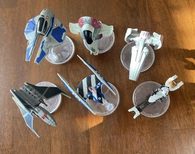 Lote de (6) naves estelares fundidas a presión de Star Wars con soportes Foto 1 de 4