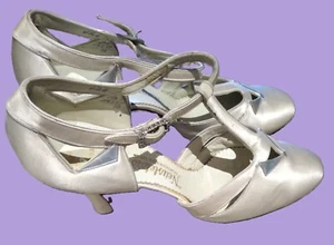Antique late 1920s to early 1930s flapper deco cream and silver t bar heels - Picture 1 of 8