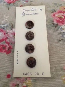 Card Schwanda 4 Smokey Mauve 1940's Ocean  Pearl  Buttons - Picture 1 of 2
