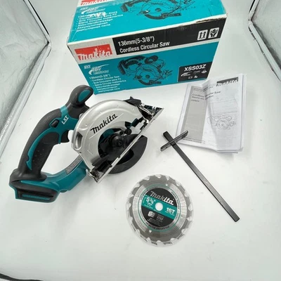Sierra circular inalámbrica Makita 18V LXT 5-3/8" - XSS03Z - SOLO HERRAMIENTA Foto 1 de 4