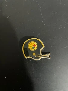 VINTAGE NFL FOOTBALL PITTSBURGH STEELERS TEAM LOGO HELM SAMMLERSTÜCK ANSTECKNADEL EMAILLE - Bild 1 von 2