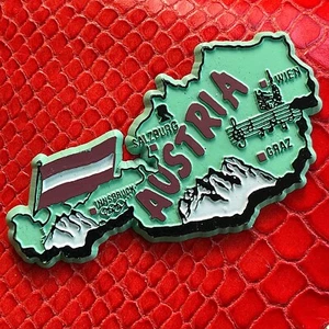 ÖSTERREICH🇦🇹GUMMI KÜHLSCHRANKMAGNET✅LANDKARTE MIT STADTENAMEN TOURISTISCHES SOUVENIR🎗 - Bild 1 von 2