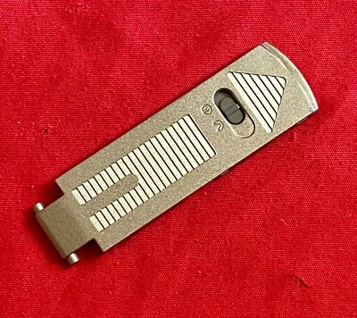 奥林巴斯 Camedia D-550 数码相机电池门/保护套 — 第 1/2 张图片