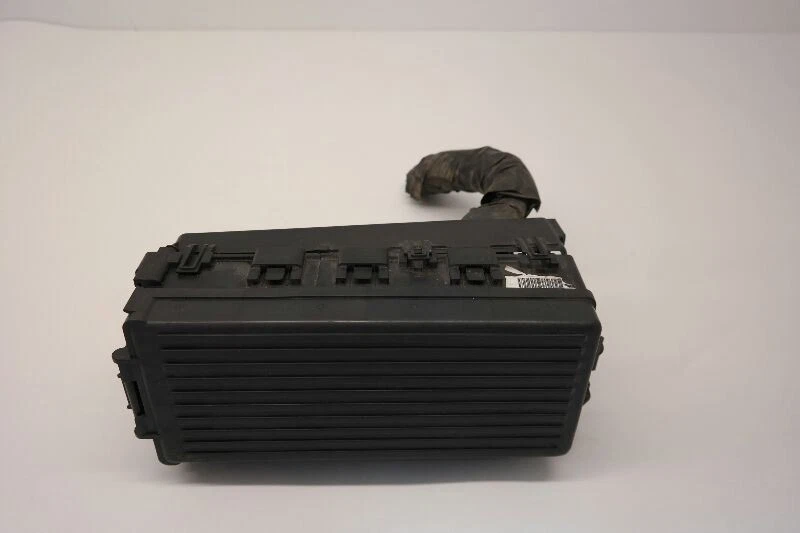 2003 Lincoln Aviator  Fuse Box Engine  - Image 1 of 4