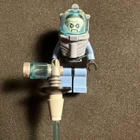 LEGO Minifigure Mr. Freeze 76000 Batman II Super Hero Medium Blue