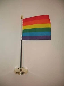 Regenbogen Gay Pride gestreifte Flagge 4"x6" Schreibtisch Set Tisch Stick Gold Basis - Bild 1 von 1