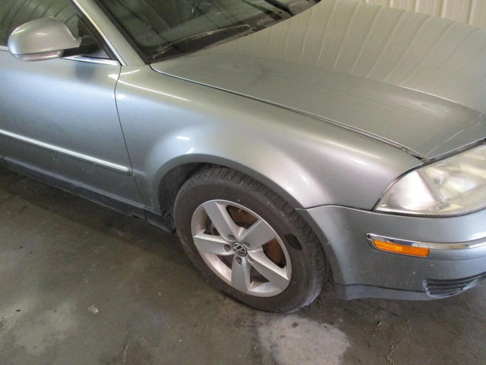 Used Front Right Fender fits: 2005 Volkswagen Passat Front Right Grade A Foto 1 de 4