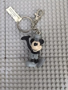 Disney Schlüsselanhänger schwarz & weiß Steamboat Mickey Mouse - neu - Bild 1 von 8