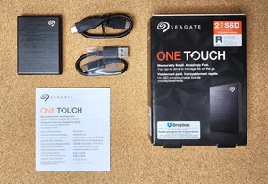 SSD externo portátil Seagate One Touch de 2 TB [negro] (STKG2000400) - Imagen 1 de 2