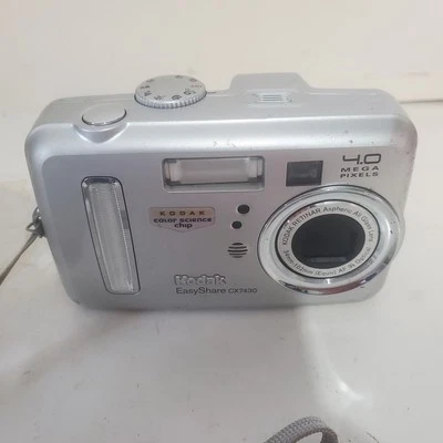 Kodak EasyShare CX7430 4.0MP Digital Camera Silver FOR PARTS - Image 1 of 4