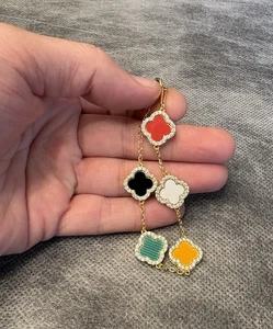 Bracelet Cdd cinq trèfles fleurs multicolores ton or multicolore - Photo 1/15