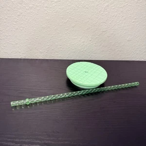 Tapa y pajita Starbucks verde menta iridiscente de 24 onzas (SOLO) para vaso de viaje. - Imagen 1 de 5