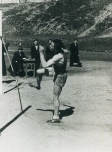 Shirtless gutaussehender junger Mann Athlet Gay Int Vintage Foto - Bild 1 von 3