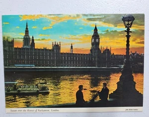 Vintage Postcard UK England, London - Sunset over the Houses of Parliament - Picture 1 of 2