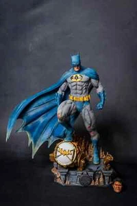 Batman con señal de murciélago resina escultura estatua modelo kit sin pintar/sin montar - Imagen 1 de 1