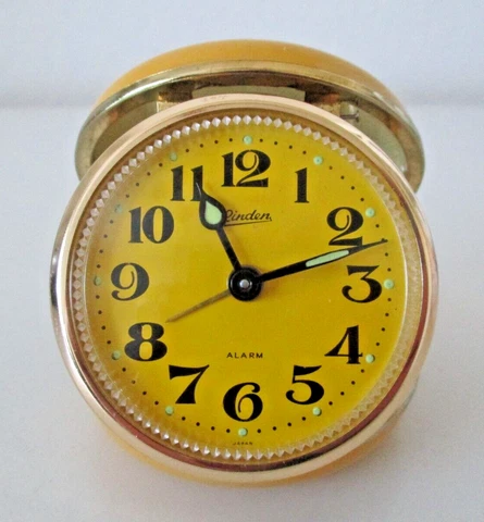 Linden Wind Up Travel Alarm Clock Working! Yellow Round Clamshell Case Vtg AZ44 Cover