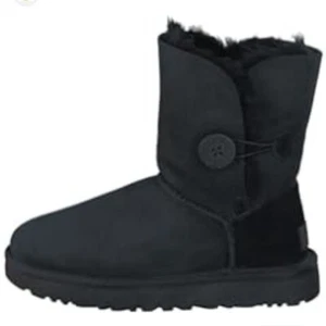 Ugg Australia Women 5803 Bailey Botton Leather Sheepskin Boots shoes sz 7 - Picture 1 of 12