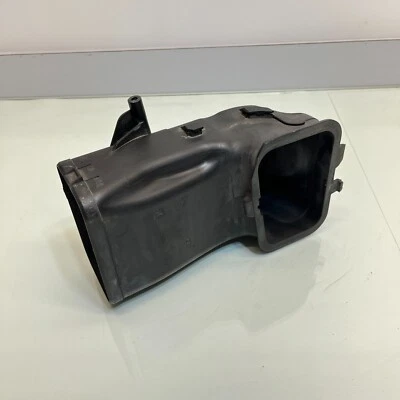 11-16 BMW 528I XDRIVE F10 FRONT LEFT SIDE ENGINE AIR INTAKE DUCT CHANNEL 7577471 - Image 1 of 4