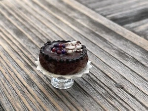 Puppenhaus handgefertigter Schokoladenkuchen mit Früchten - Bild 1 von 5