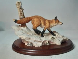 Border Fine Arts SNOWY TRAIL Figurine FT03 David Walton Fox in Snow - Picture 1 of 8