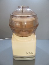 Ronic SFR 200 Küchenmaschine mit 600 Watt viel Zubehör