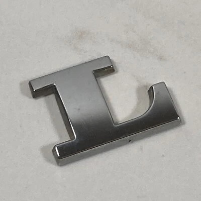 Maletero trasero Volvo S60 2.5T 2001-2009 emblema logotipo letra 'L' B1792 cromado Foto 1 de 4